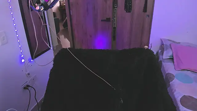 starrraura online show from 12-22-25, 07:03