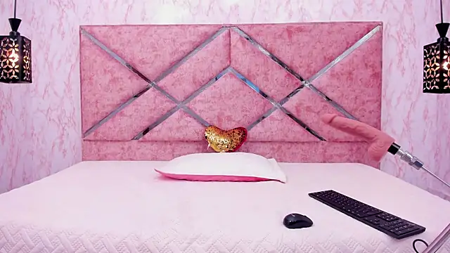 HOT EMIILY  online show from 10-10-25, 11:33