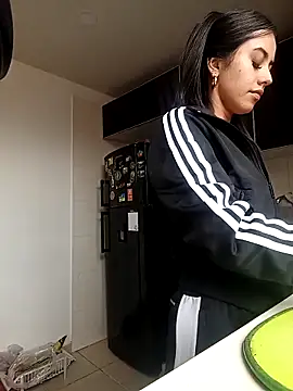 Victoria alson online show from 11-10-25, 02:44