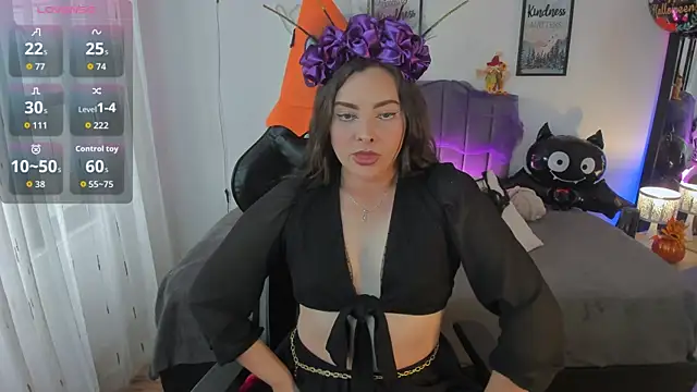 amaia monet online show from 10-31-25, 07:43