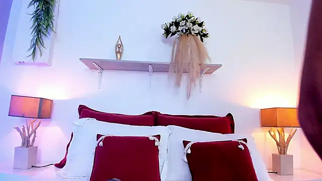 LuciaBenett  online show from 10-23-25, 07:23