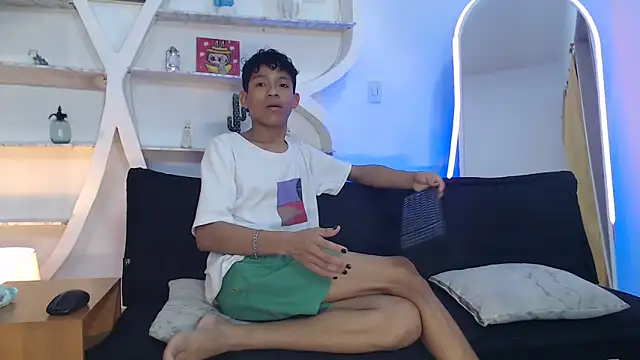 Snapshot of BEAUTY_BOYS1 chatting on 10-08-25, 11:49 BEAUTY BOYS1 online show from 10-08-25, 11:49