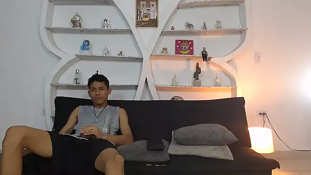 BEAUTY BOYS1 online show from 12-05-25, 07:18