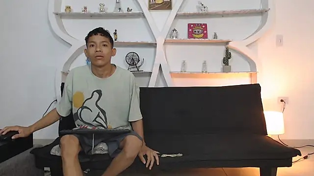 BEAUTY BOYS1 online show from 11-28-25, 07:08