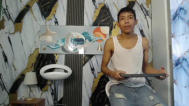 BEAUTY BOYS1 online show from 02-24-26, 07:15