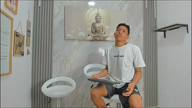 BEAUTY BOYS1 online show from 01-12-26, 07:26