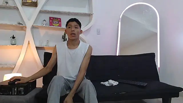 BEAUTY BOYS1 online show from 11-07-25, 07:13