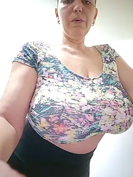 Snapshot of KamillaSpencer chatting on 05-14-26, 12:13 KamillaSpencer online show from 05-14-26, 12:13