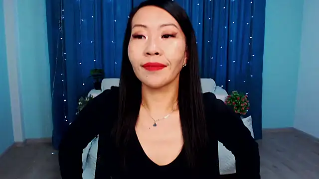 LiaPak online show from 10-22-25, 01:05