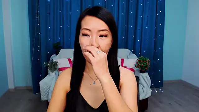 LiaPak online show from 10-10-25, 01:06