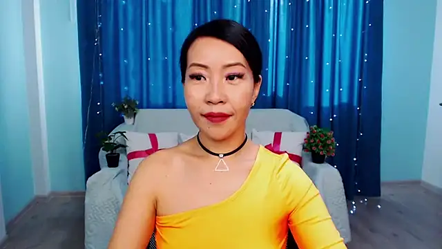 LiaPak online show from 10-15-25, 01:04