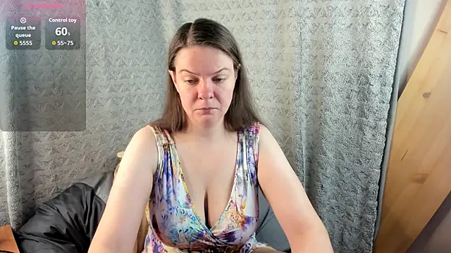 MiaLores online show from 11-27-25, 08:15