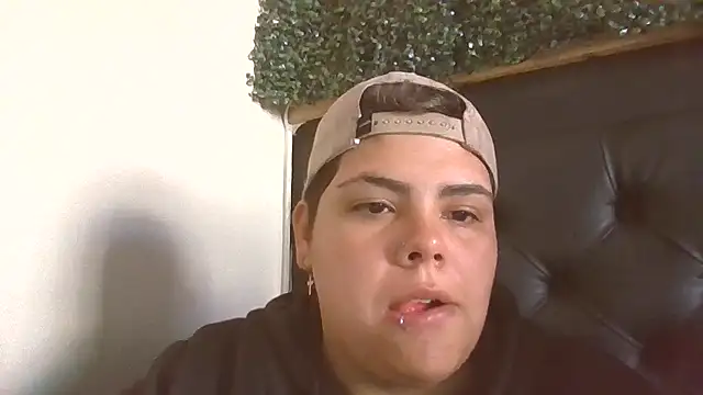 Snapshot of Hailey_Curvy chatting on 10-03-25, 10:11 Hailey Curvy online show from 10-03-25, 10:11
