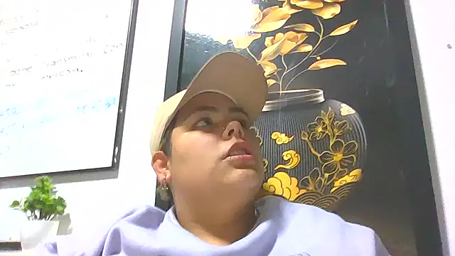 Snapshot of Hailey_Curvy chatting on 09-26-25, 10:44 Hailey Curvy online show from 09-26-25, 10:44