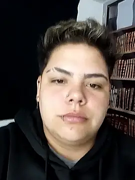 Snapshot of Hailey_Curvy chatting on 10-16-25, 03:15 Hailey Curvy online show from 10-16-25, 03:15
