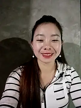 Snapshot of milo123-xx chatting on 02-15-26, 08:35 milo123-xx online show from 02-15-26, 08:35