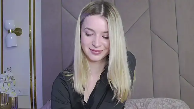 Touch me online show from 10-11-25, 04:19