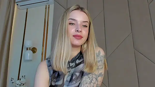 Touch me online show from 09-19-25, 02:43