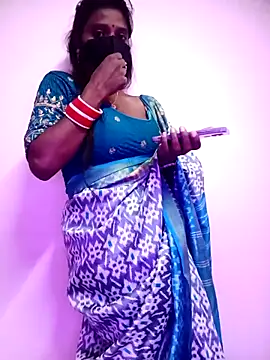 Snapshot of Mohini_Josh069 chatting on 12-22-25, 02:11 Mohini Josh069 online show from 12-22-25, 02:11