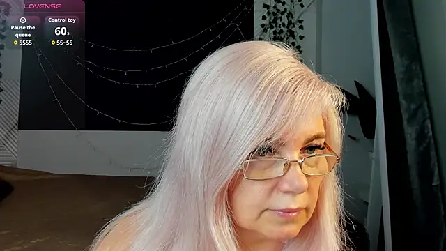 Snapshot of Hella_Fabel chatting on 05-08-26, 01:09 Hella Fabel online show from 05-08-26, 01:09