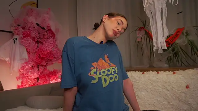 EviaRabasca online show from 10-28-25, 11:09