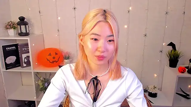 Aisi 18 online show from 10-30-25, 06:01