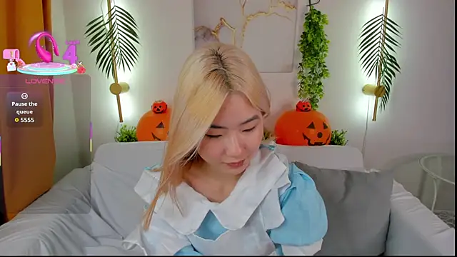 Aisi 18 online show from 10-28-25, 05:08