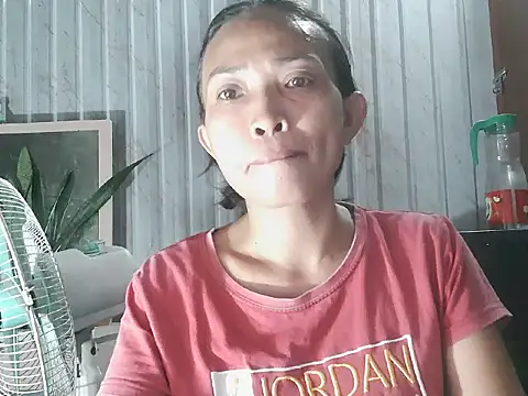 Snapshot of pinayhotii chatting on 10-10-25, 09:32 pinayhotii online show from 10-10-25, 09:32