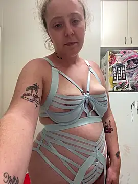 spankmykittyhehe online show from 09-30-25, 12:44