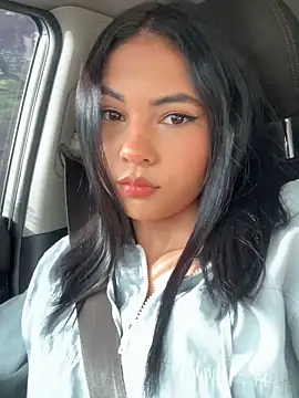 AlinnaRosee  online show from 09-10-25, 12:37