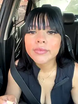 Snapshot of BrendaCrean chatting on 11-29-25, 11:43 BrendaCrean online show from 11-29-25, 11:43