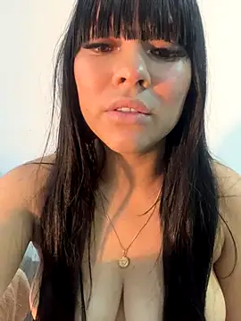 Snapshot of BrendaCrean chatting on 11-19-25, 12:16 BrendaCrean online show from 11-19-25, 12:16