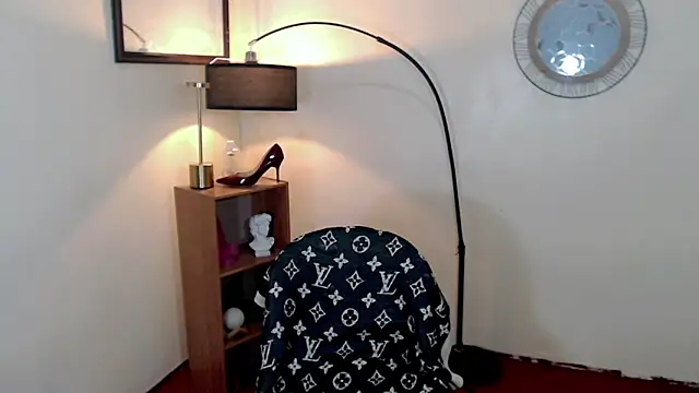 Alison mooreX online show from 10-03-25, 03:46