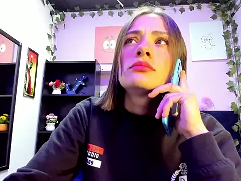 Tammy Thompson  online show from 09-10-25, 01:54