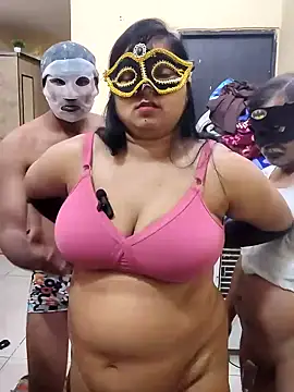 Snapshot of Hot_modal chatting on 12-18-25, 05:17 Hot modal online show from 12-18-25, 05:17