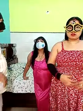 Snapshot of Hot_modal chatting on 11-12-25, 04:44 Hot modal online show from 11-12-25, 04:44