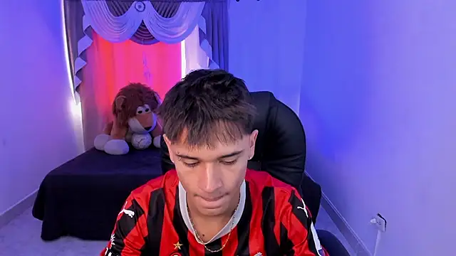 Snapshot of Aron_Boyy chatting on 02-10-26, 07:24 Aron Boyy online show from 02-10-26, 07:24