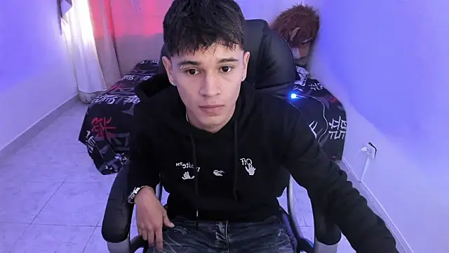 Snapshot of Aron_Boyy chatting on 02-06-26, 09:55 Aron Boyy online show from 02-06-26, 09:55