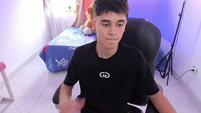 Aron Boyy online show from 07-25-26, 08:15