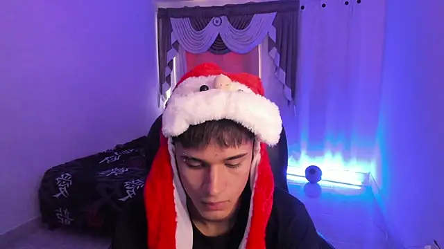 Snapshot of Aron_Boyy chatting on 12-16-25, 08:13 Aron Boyy online show from 12-16-25, 08:13