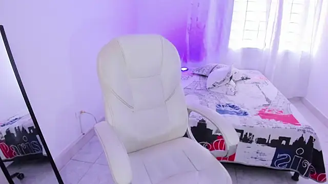 Snapshot of Aron_Boyy chatting on 09-17-25, 07:38 Aron Boyy online show from 09-17-25, 07:38