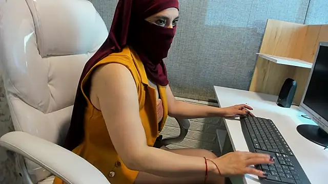 Snapshot of DaliaRahal chatting on 02-13-26, 01:00 DaliaRahal online show from 02-13-26, 01:00