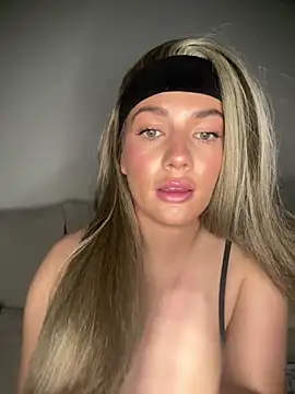 little lola x online show from 06-24-26, 08:50