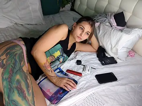 Snapshot of Kimberly_Wolker chatting on 09-21-25, 04:01 Kimberly Wolker online show from 09-21-25, 04:01