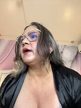 Snapshot of Lucy_Milf_474 chatting on 05-30-26, 11:49 Lucy Milf 474 online show from 05-30-26, 11:49