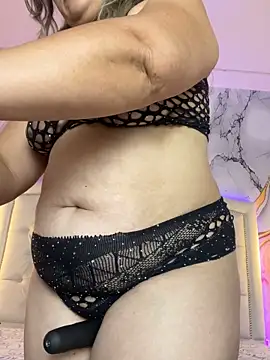 Snapshot of Lucy_Milf_474 chatting on 05-26-26, 12:14 Lucy Milf 474 online show from 05-26-26, 12:14