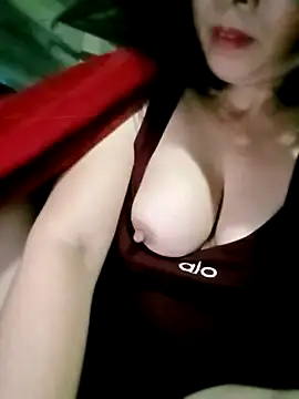 Snapshot of Surrilove chatting on 12-14-25, 03:39 Surrilove online show from 12-14-25, 03:39