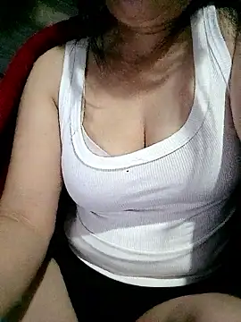 Snapshot of Surrilove chatting on 01-10-26, 04:02 Surrilove online show from 01-10-26, 04:02