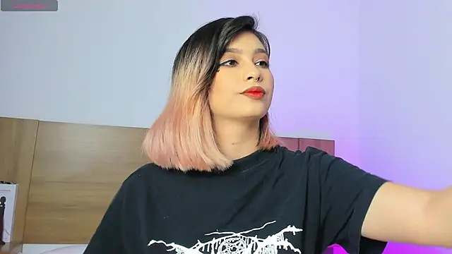 Snapshot of Akatsumi_ chatting on 10-15-25, 09:34 Akatsumi  online show from 10-15-25, 09:34