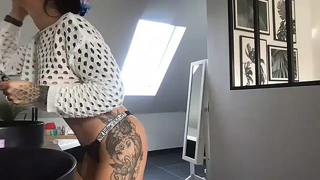 AmyStone   online show from 02-23-26, 10:16